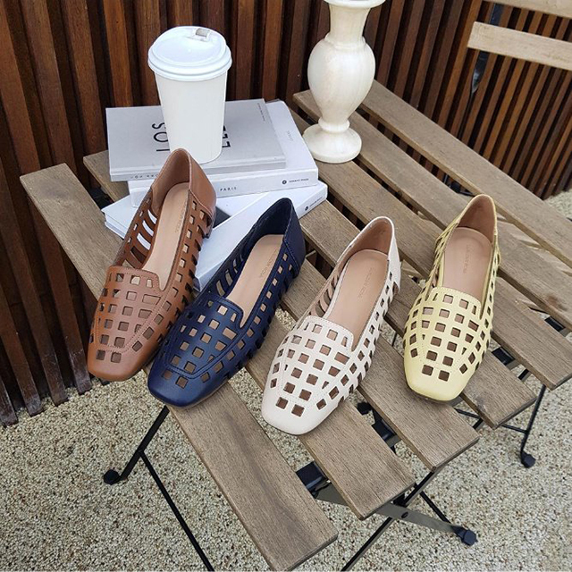 천연소가죽 격자 펀칭 발편한 플랫 로퍼