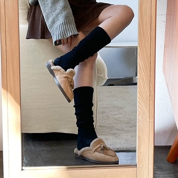 스웨이드 리얼가죽 태슬 퍼안감 털 겨울 여자 블로퍼 슬리퍼