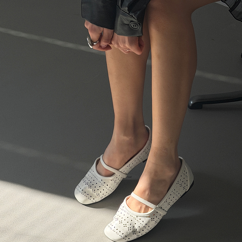 여름 펀칭 메리제인 라운드토 플랫슈즈 단화 | 바이모구 BY MOGU - 트렌디한 여자 신발 쇼핑몰