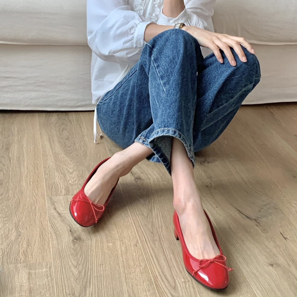 리본 에나멜 미들힐 라운드토 플랫슈즈 | 바이모구 BY MOGU - 트렌디한 여자 신발 쇼핑몰